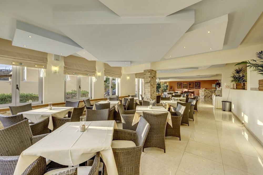 Sunrise Beach Suites Azolimnos Exterior foto