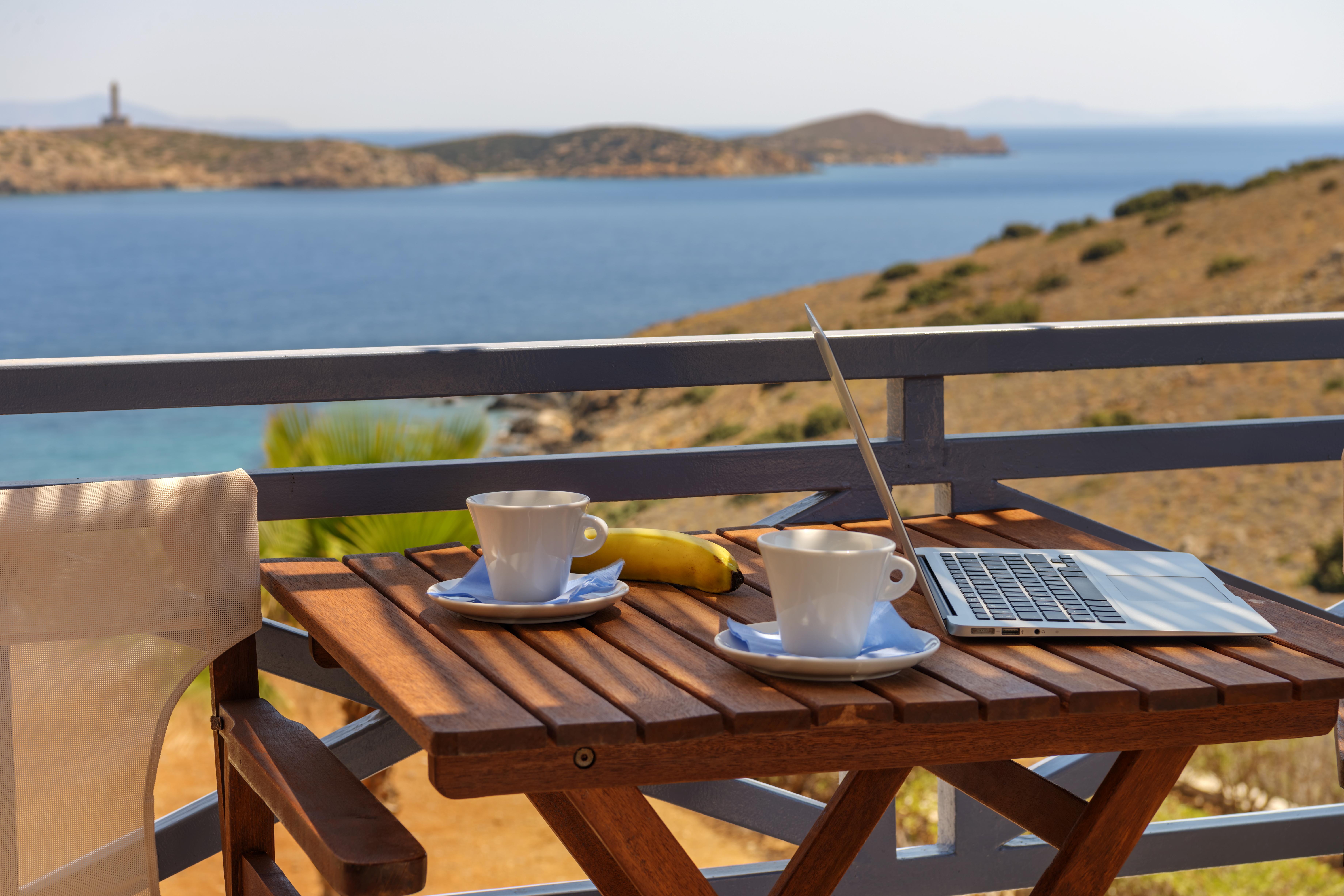 Sunrise Beach Suites Azolimnos Exterior foto